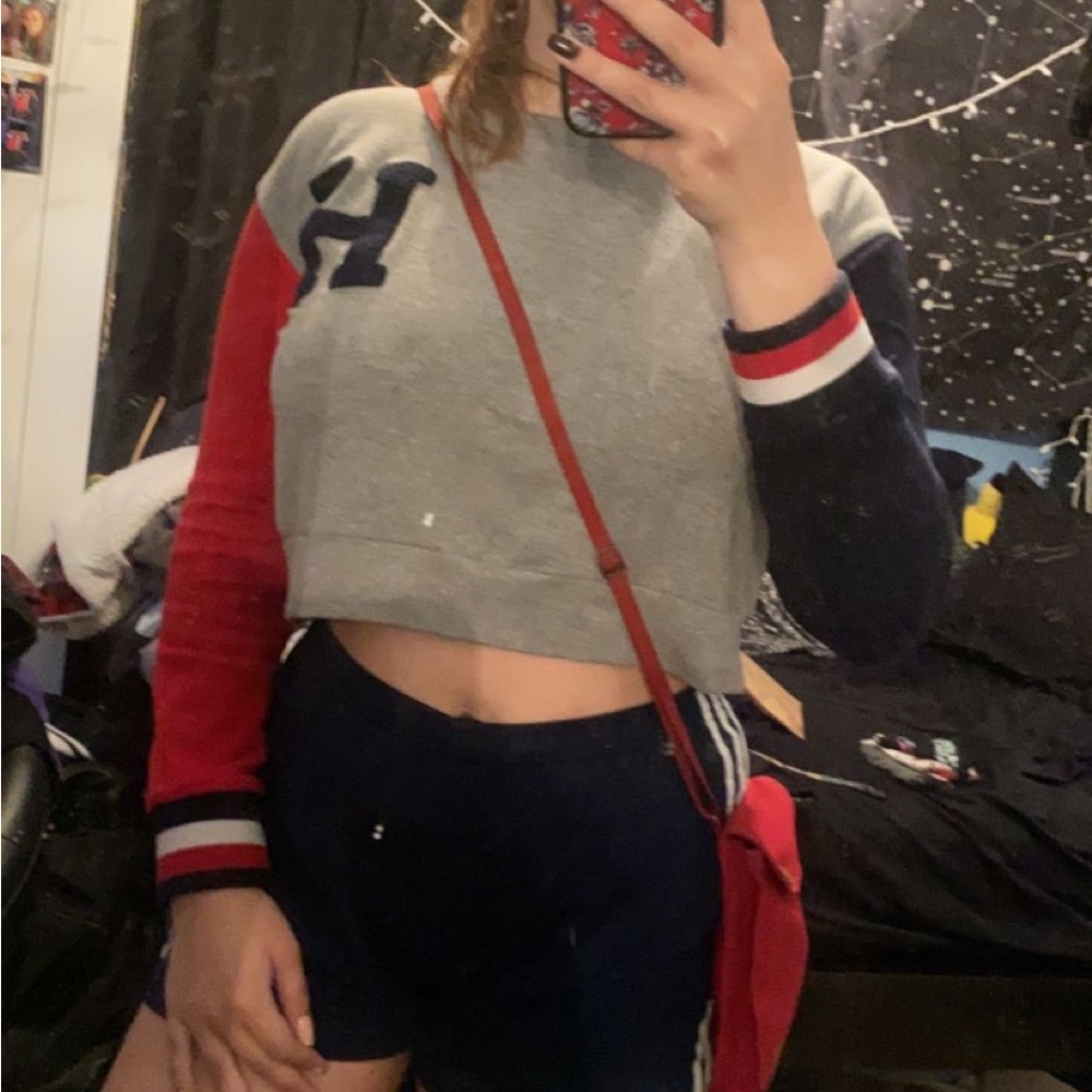 Vintage Tommy Hilfiger cropped sweatshirt